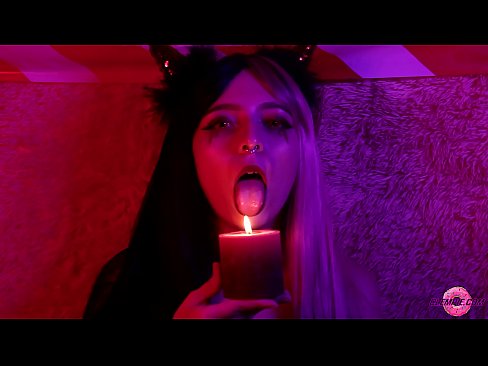 ❤️ Aistringas seksingos sukaktuvininkės su burnos išpildymu Seks video prie mūsų